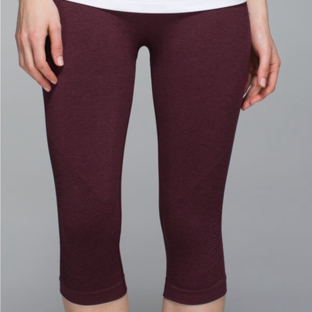 Lululemon In The Flow II Crop •Size 4 •Color: Wine